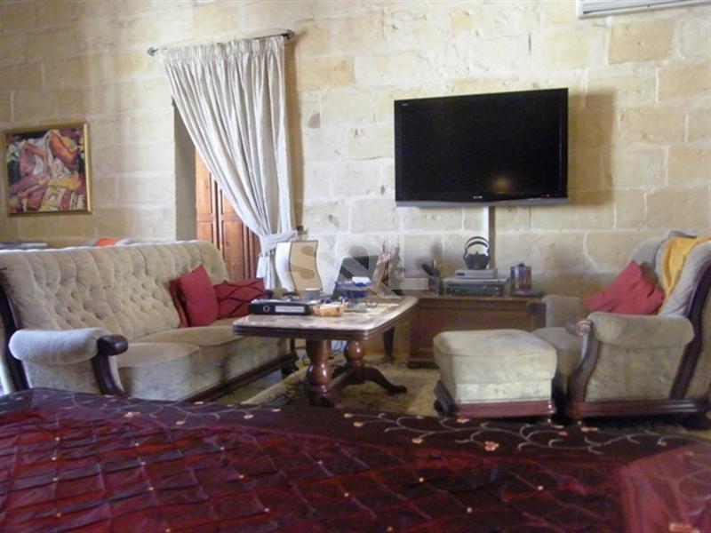 House of Character in Birkirkara To Rent