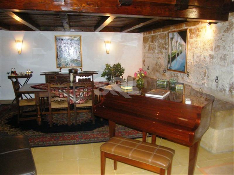 House of Character in Birkirkara To Rent