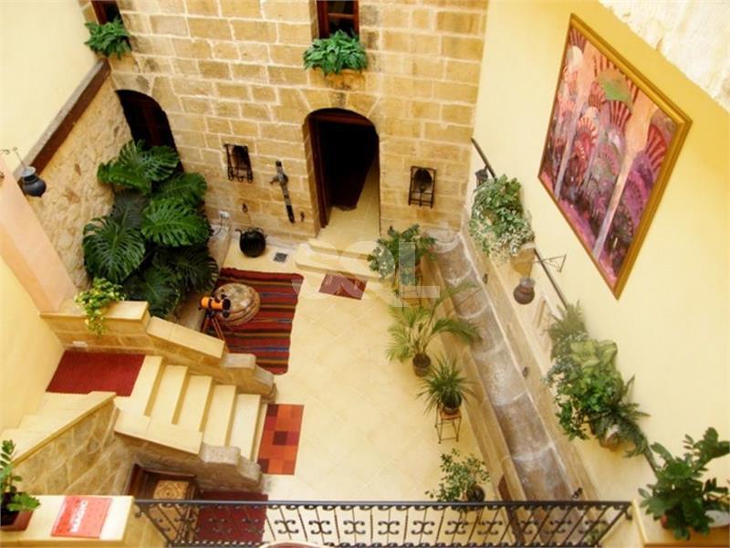 House of Character in Birkirkara To Rent