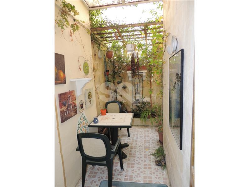 Townhouse in Sliema To Rent