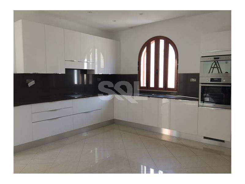 Villa in Madliena To Rent