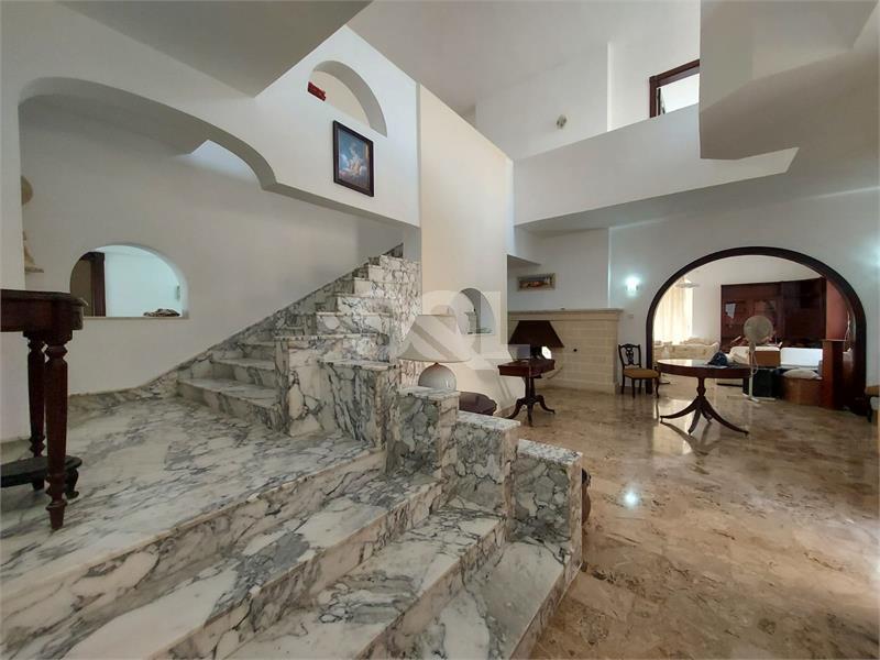 Semi-Detached Villa in Ta' Xbiex To Rent