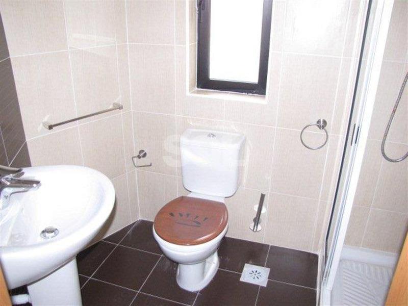 Apartment in Iklin To Rent