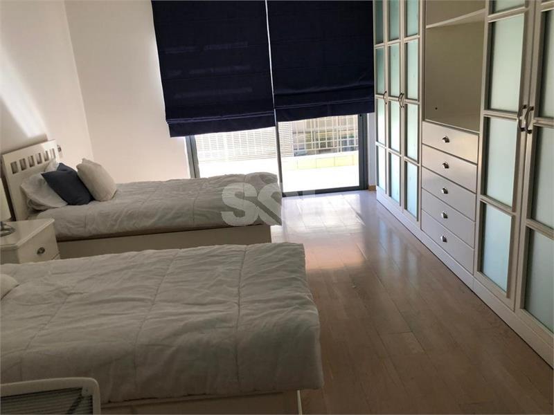Apartment in Portomaso To Rent