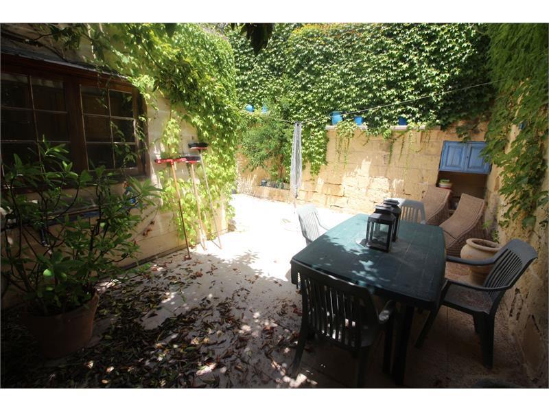 House of Character in Mosta To Rent