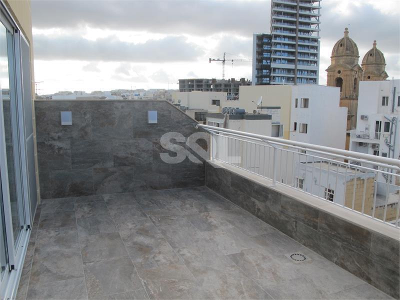 Penthouse in Gzira To Rent