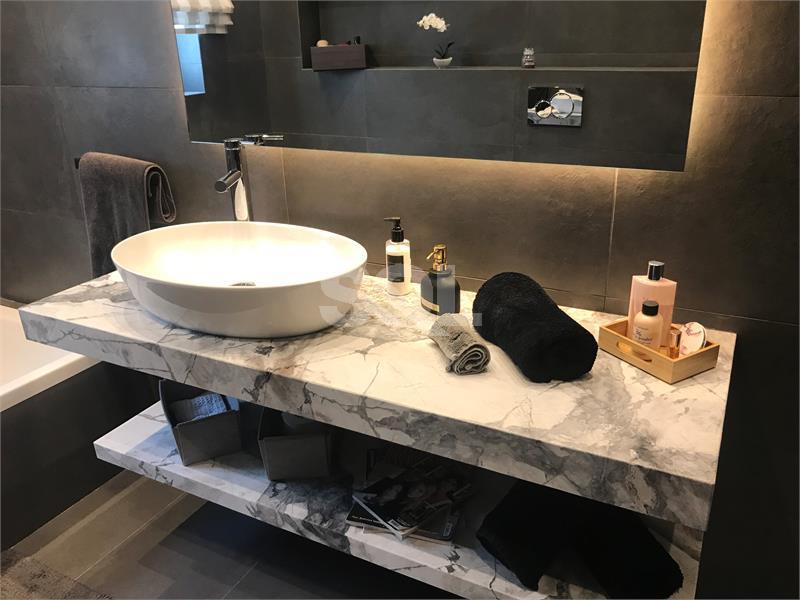 Penthouse in Zebbug To Rent