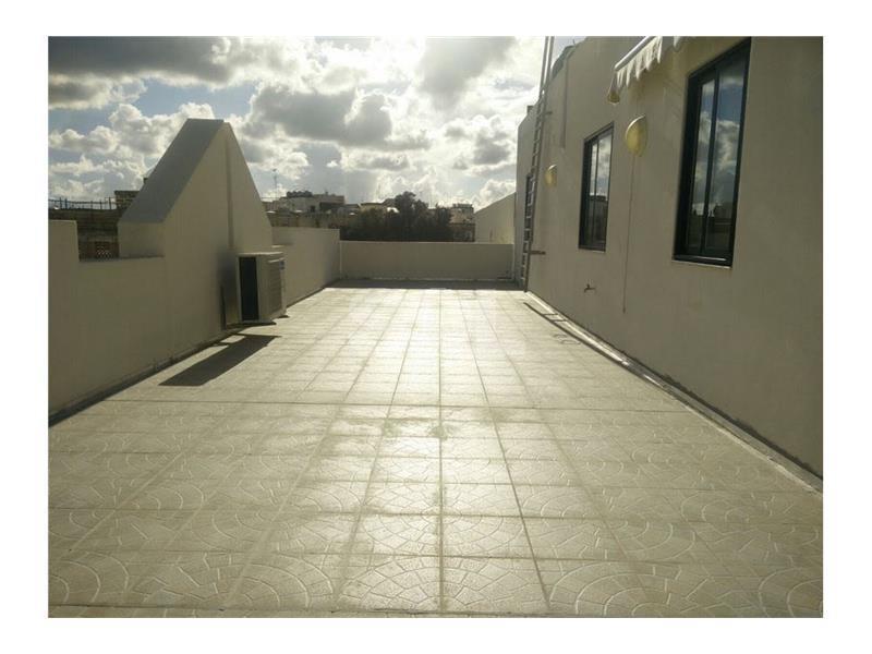 Penthouse in Gzira To Rent