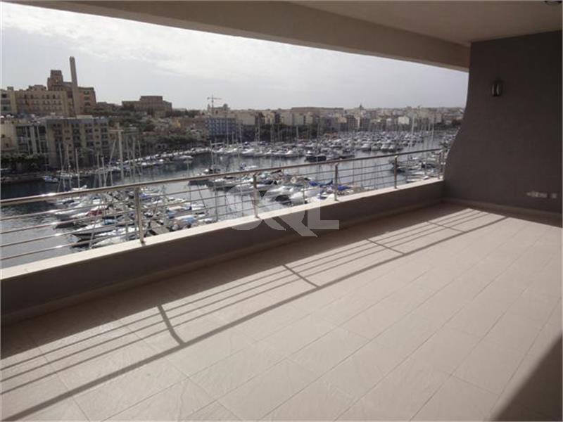 Apartment in Ta' Xbiex To Rent