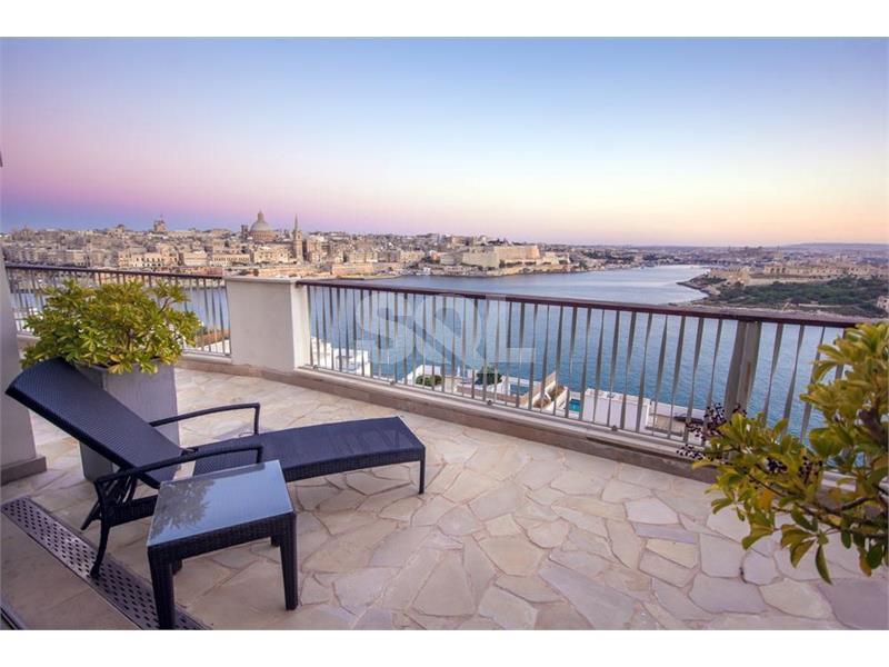 Penthouse in Tigne Point To Rent