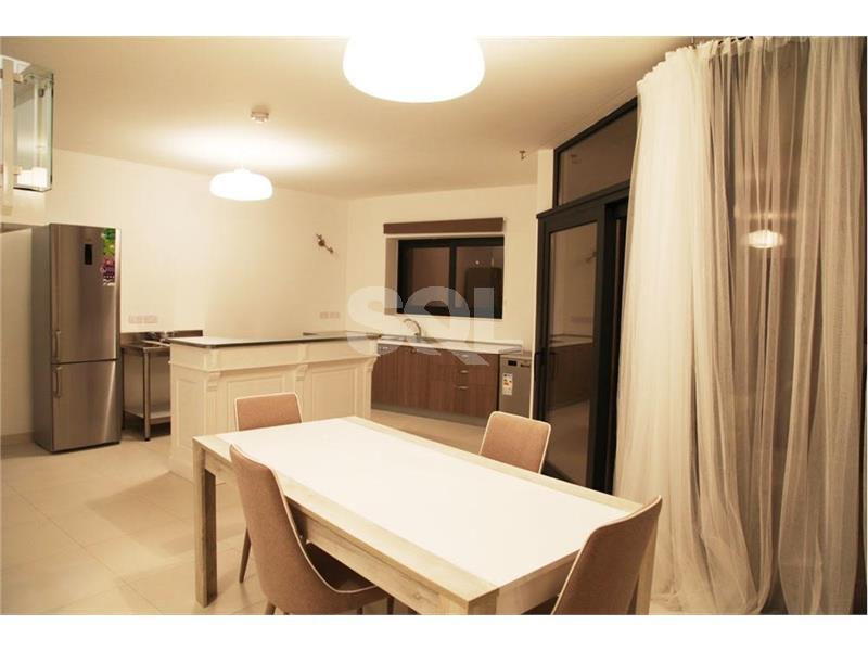 Duplex Apartment in Pendergardens To Rent