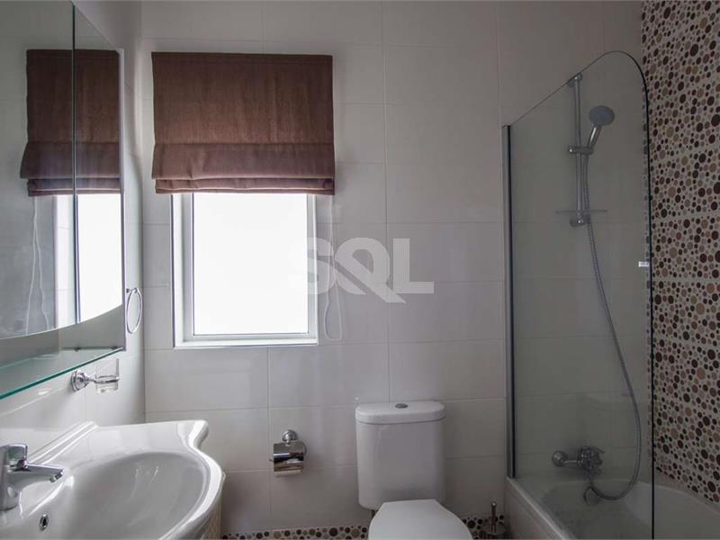 Semi-Detached Villa in Qawra To Rent