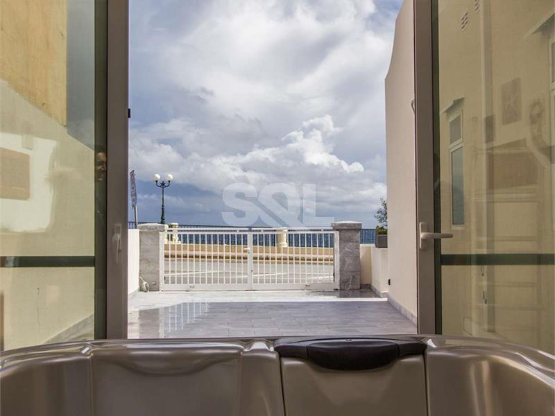 Semi-Detached Villa in Qawra To Rent