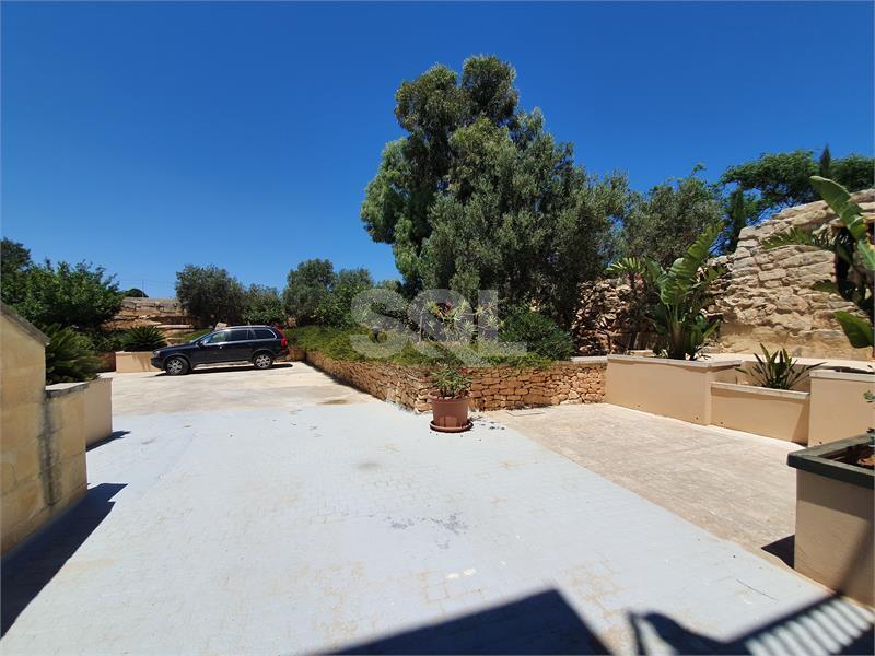 Semi-Detached Villa in Ta' L-Ibrag To Rent