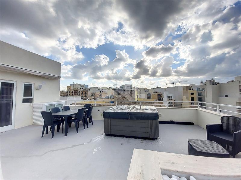 Duplex Penthouse in Sliema To Rent