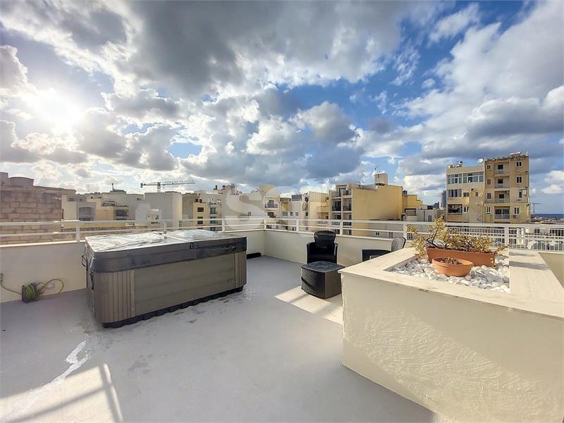 Duplex Penthouse in Sliema To Rent