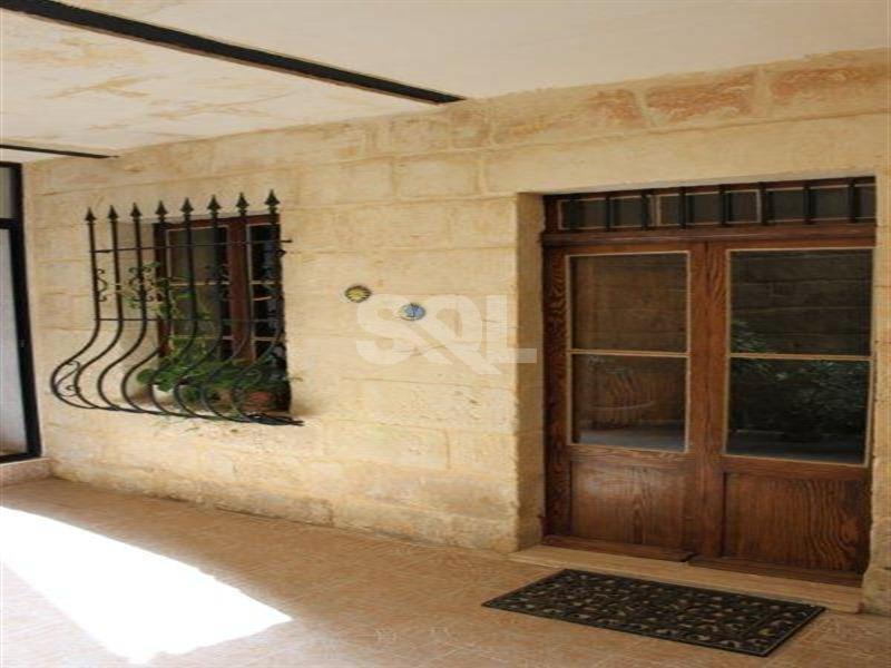 Townhouse in Sliema To Rent