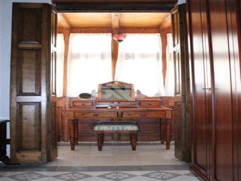 Townhouse in Sliema To Rent