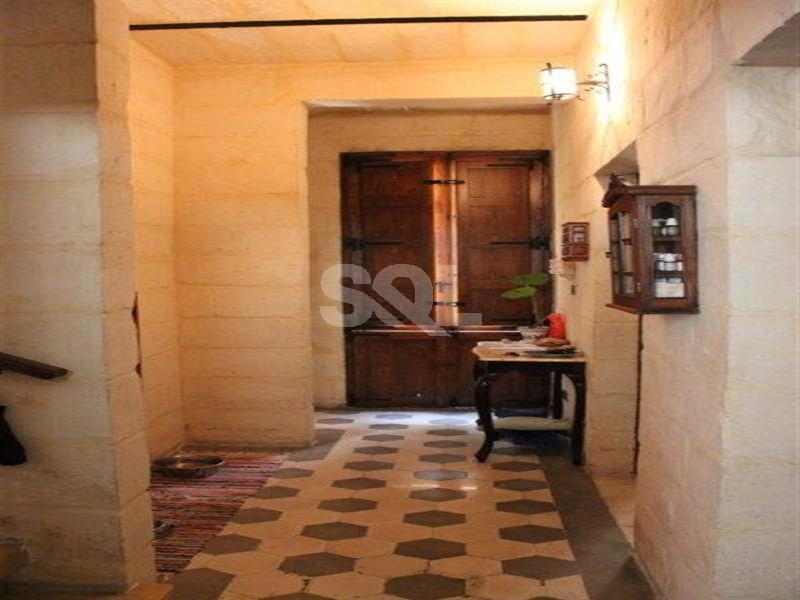 Townhouse in Sliema To Rent