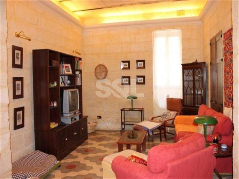 Townhouse in Sliema To Rent