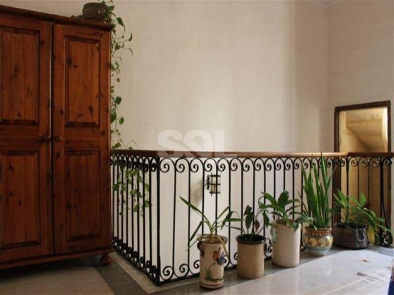 Townhouse in Sliema To Rent