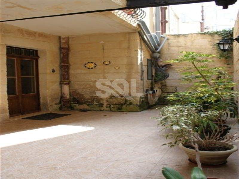 Townhouse in Sliema To Rent