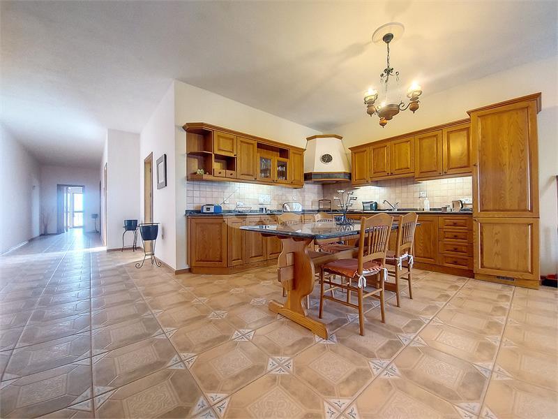 2nd Floor Apartment in Zabbar For Sale