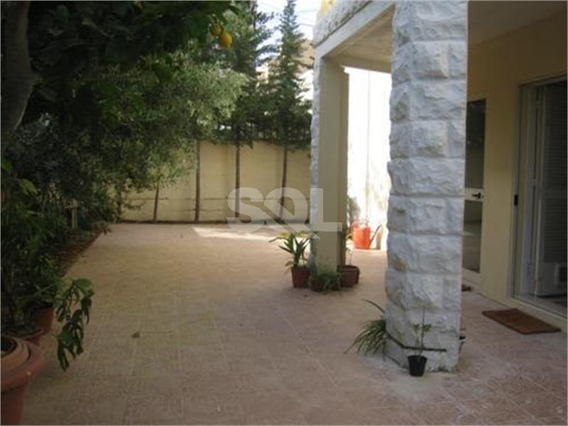 Detached Villa in San Gwann To Rent