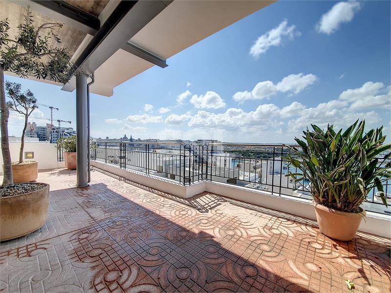 Penthouse in Sliema To Rent