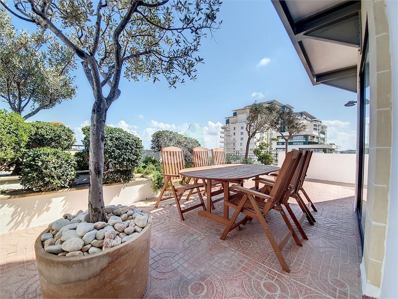 Penthouse in Sliema To Rent
