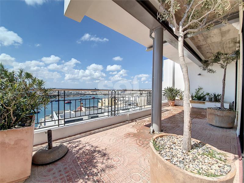 Penthouse in Sliema To Rent
