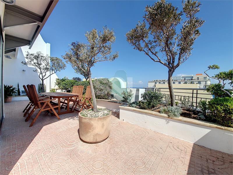 Penthouse in Sliema To Rent