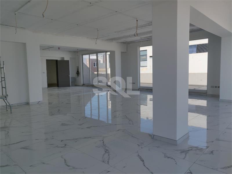 Office in Marsa To Rent
