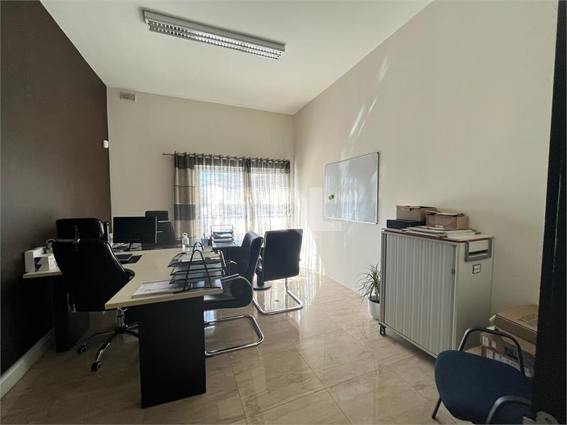 Office in Ta' Xbiex To Rent