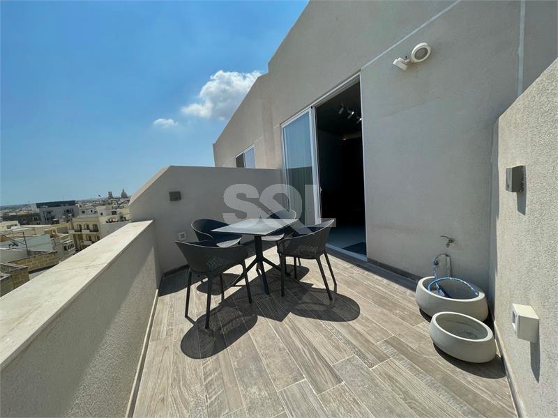 Penthouse in Santa Venera To Rent