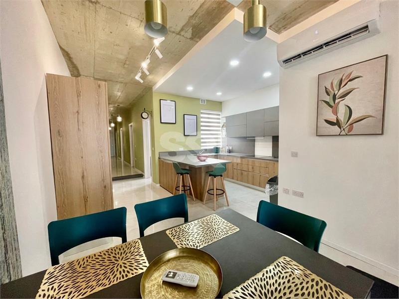 Penthouse in Santa Venera To Rent