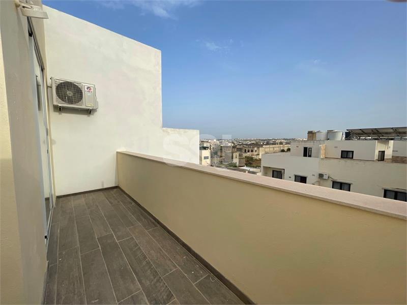 Penthouse in Santa Venera To Rent