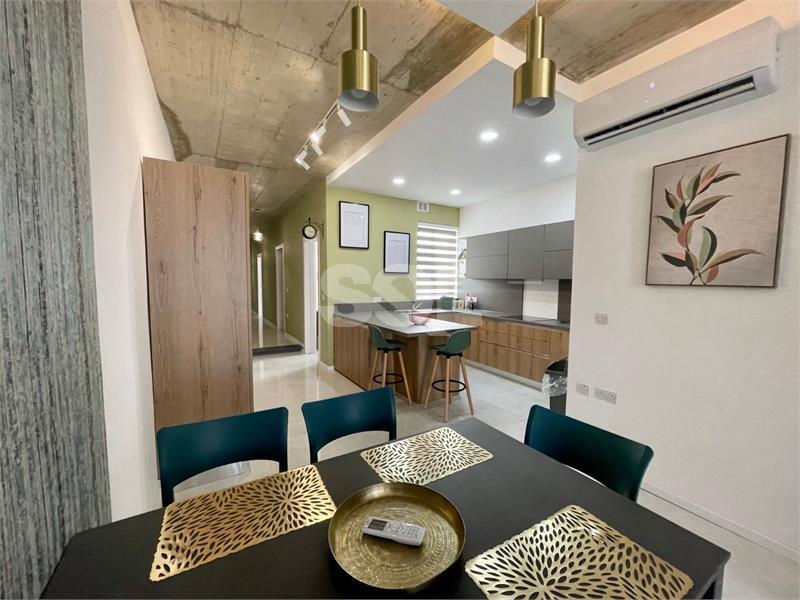 Penthouse in Santa Venera To Rent