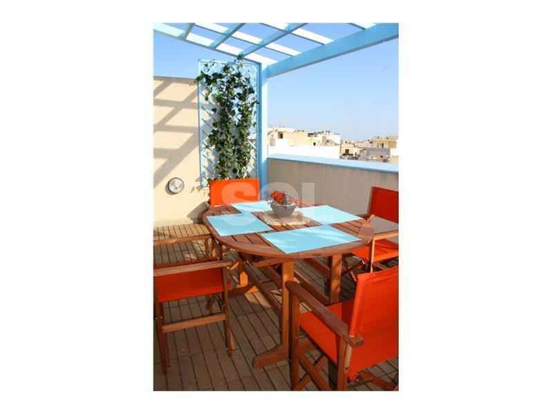 Penthouse in Mosta To Rent
