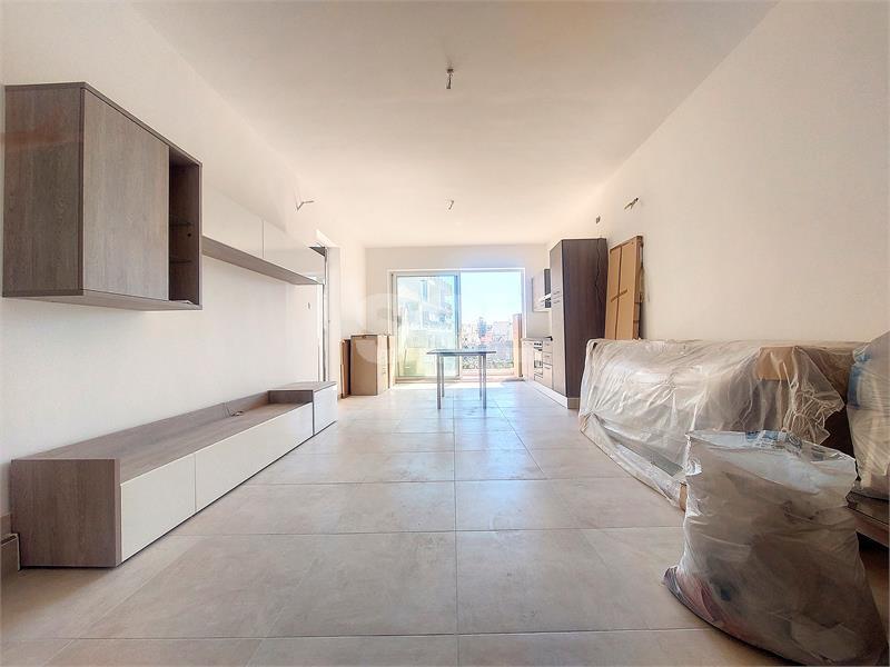 Apartment in Gzira To Rent