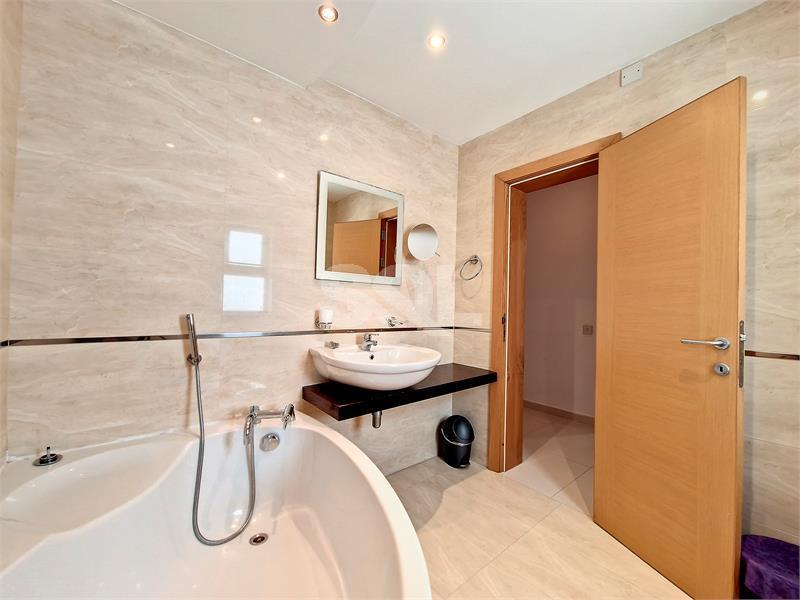 Penthouse in Ta' L-Ibrag To Rent