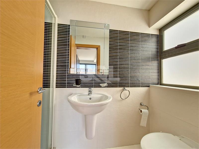 Penthouse in Ta' L-Ibrag To Rent