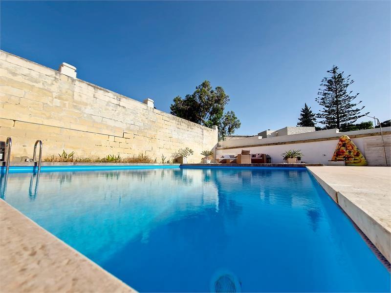 Villa in Mellieha To Rent