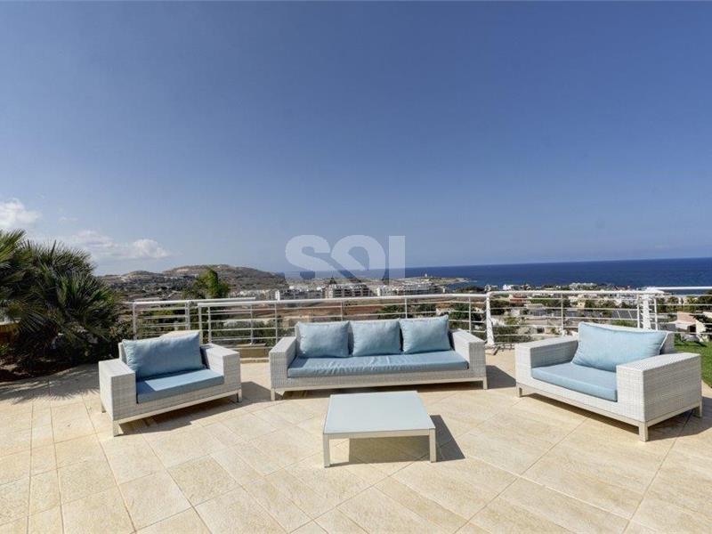 Detached Villa in Bahar ic-Caghaq To Rent