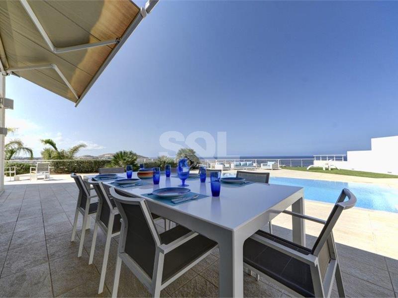 Detached Villa in Bahar ic-Caghaq To Rent