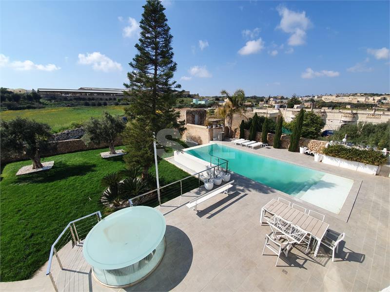 Bungalow in Dingli To Rent