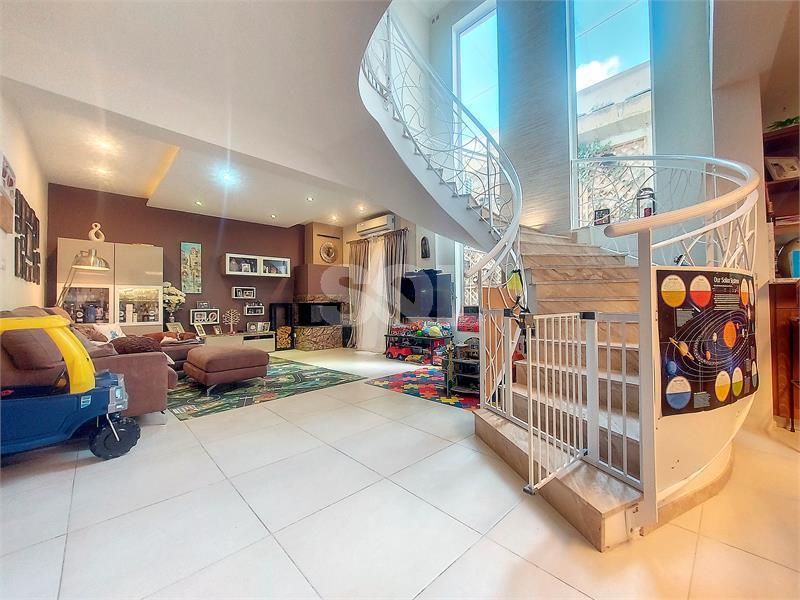 Townhouse in Zebbug For Sale