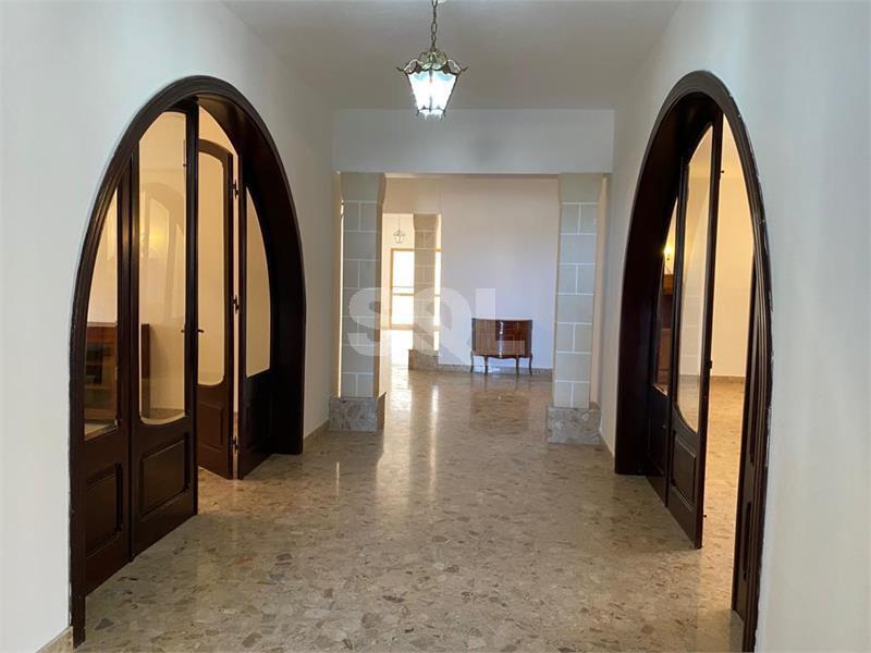 Detached Villa in San Pawl Tat-Targa To Rent