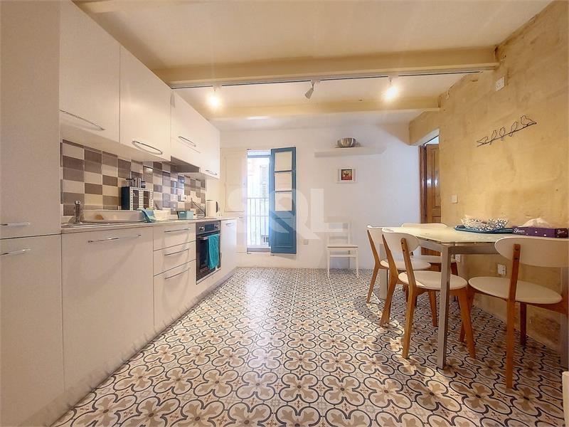 Duplex Apartment in Valletta To Rent