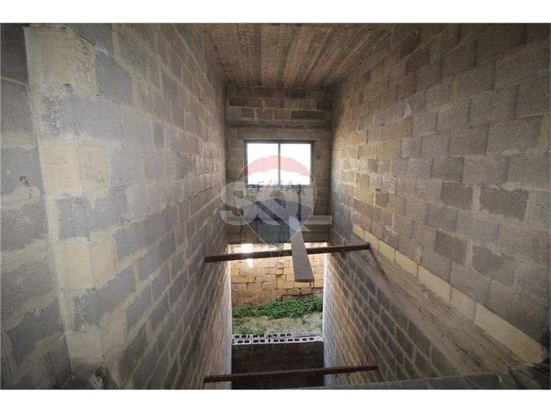 Warehouse in Qormi For Sale / To Rent